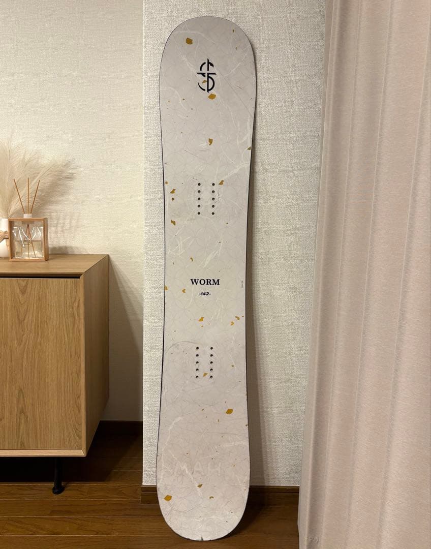 【再値下げ】WORM 142cm 24-25 CROOJA 板