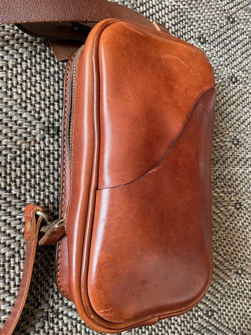 HERZ　herz ヘルツ　タテ型2wayボディバッグ　F-103