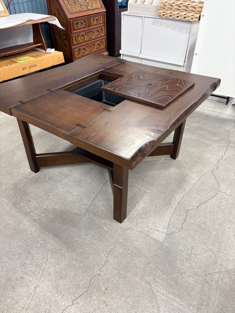 囲炉裏　ダイニング　座卓　天然木　無垢材　南部鉄