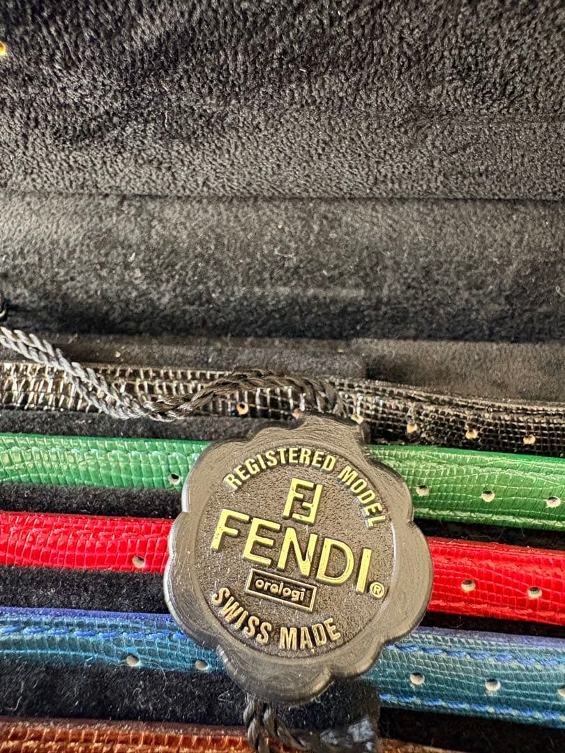 FENDI 腕時計(クォーツ) 交換用ベルト4本付き
