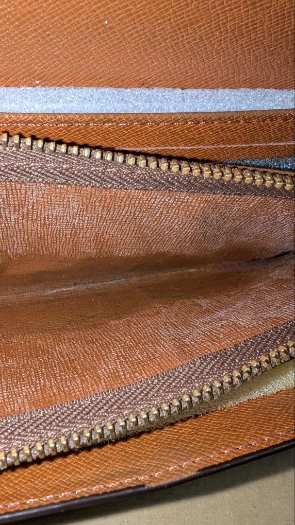 LOUIS VUITTON ルイヴィトン ポルトフォイユ・サラ 二つ折り財布