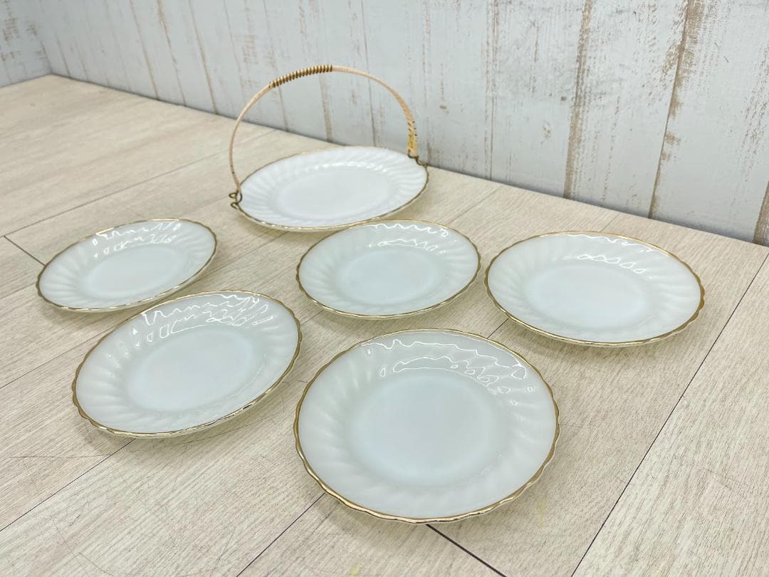 ファイヤーキング ミルクガラス ケーキ皿 小皿 ゴールデンシェル 金彩 6点