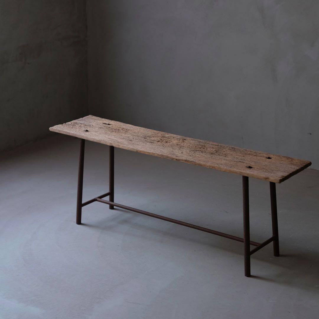 枯れた天板の鉄脚展示台　サイドテーブル 陳列棚 インダストリアル 古道具 古家具