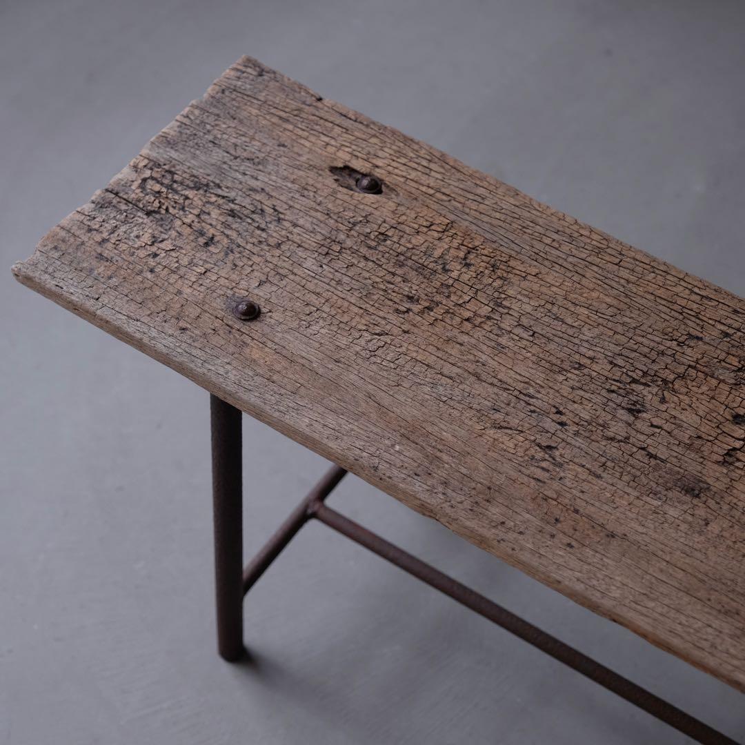 枯れた天板の鉄脚展示台　サイドテーブル 陳列棚 インダストリアル 古道具 古家具