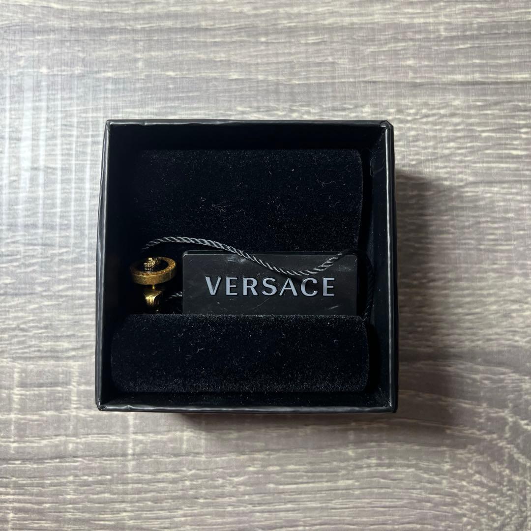 VERSACE ゴールドピアス(片耳用)