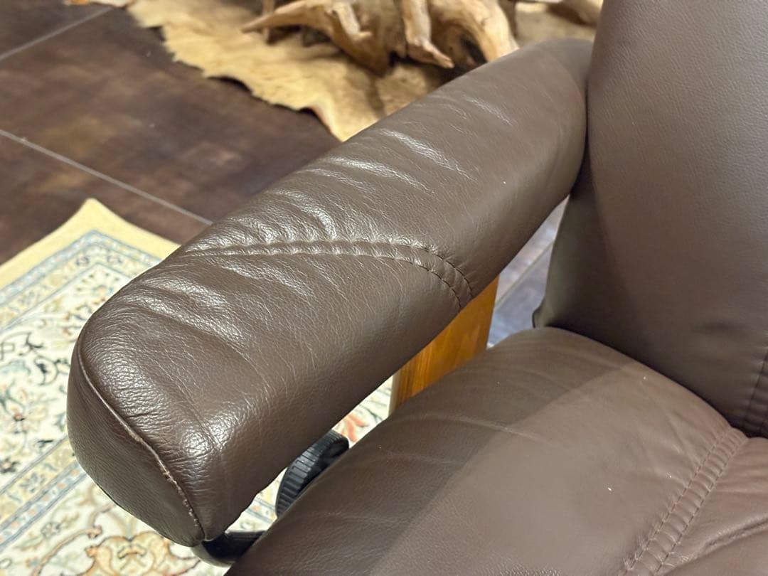 ②エコーネス パーソナルソファ オットマン ストレスレスチェア　IZZ