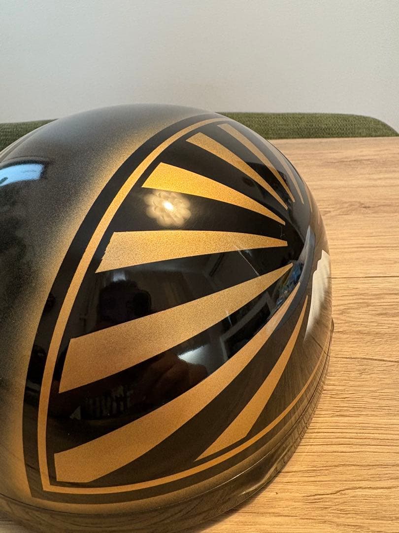 新品、未使用品 半キャ、半帽 富士日章 黒金 中央部文字入れ無料（金文字）