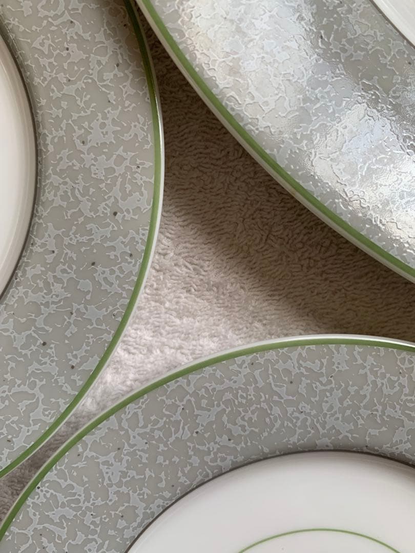 【未使用】クリスチャンディオール　スズランデザインの皿セット 4枚