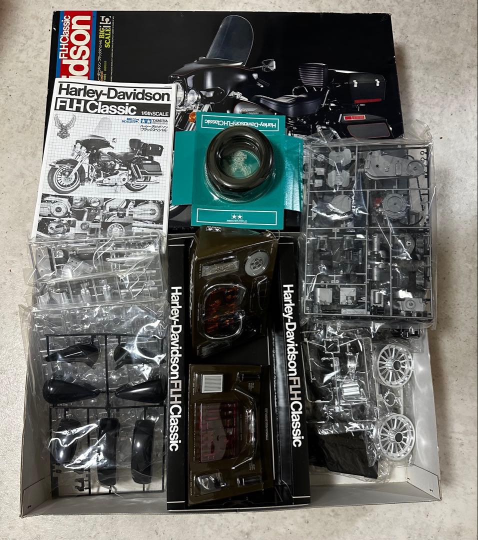 Harley-Davidson FLHClassic 1/6スケール