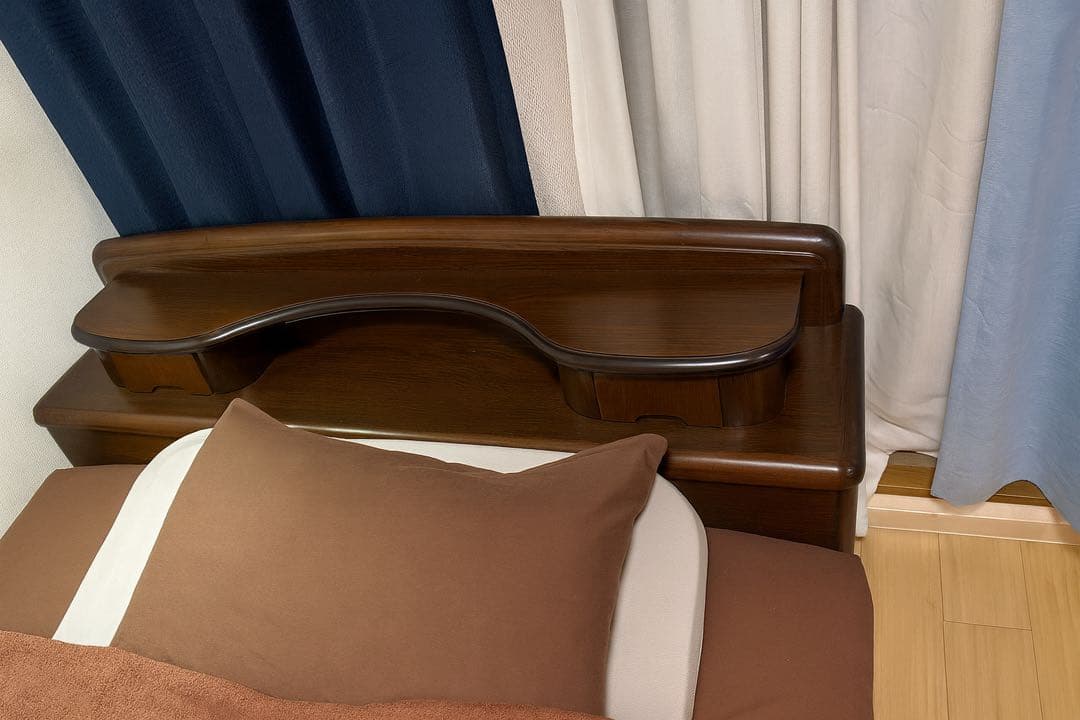 ブラウン　ベッドフレーム