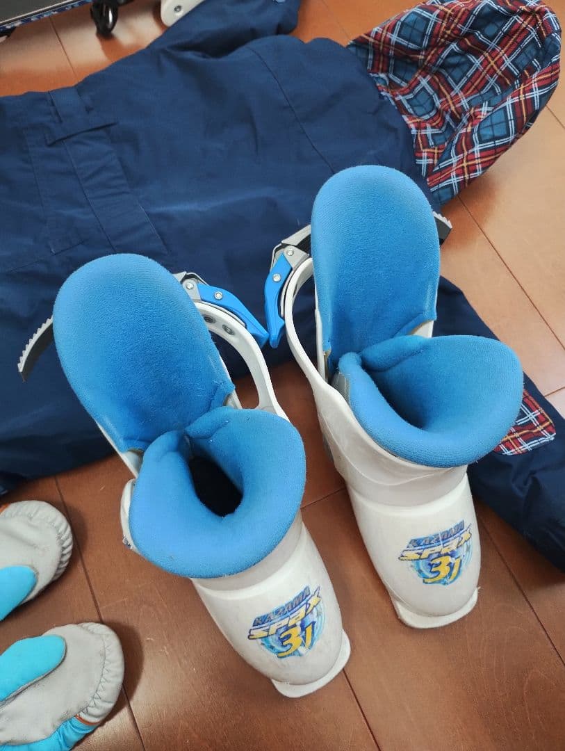 スキー,ブーツ,ウェア(調整付),グローブ 子供用のセット