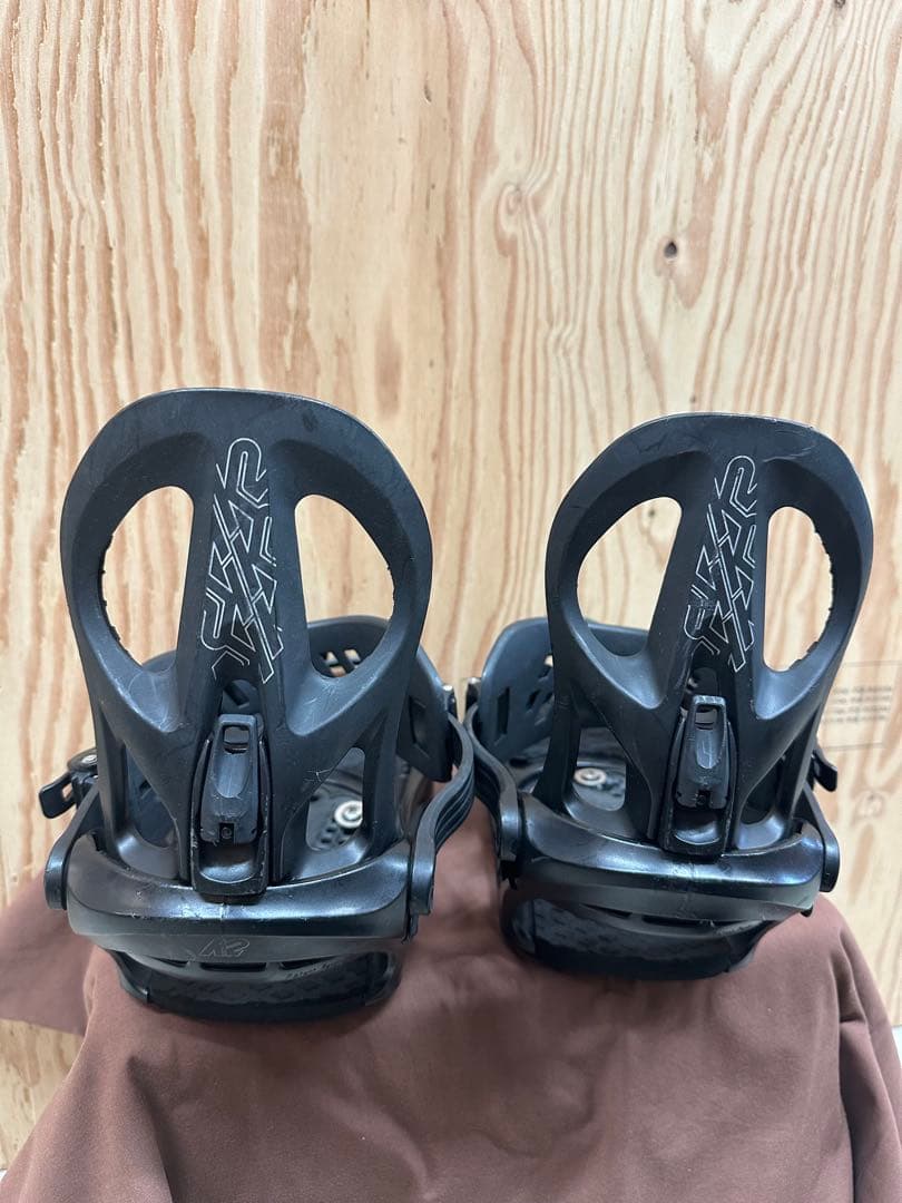ブラック スノーボードビンディング