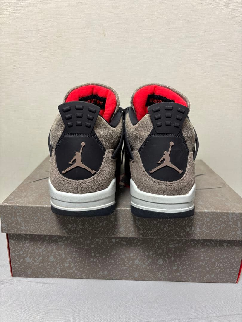 【ダイキ】Nike Air Jordan 4 \"Taupe Haze\"