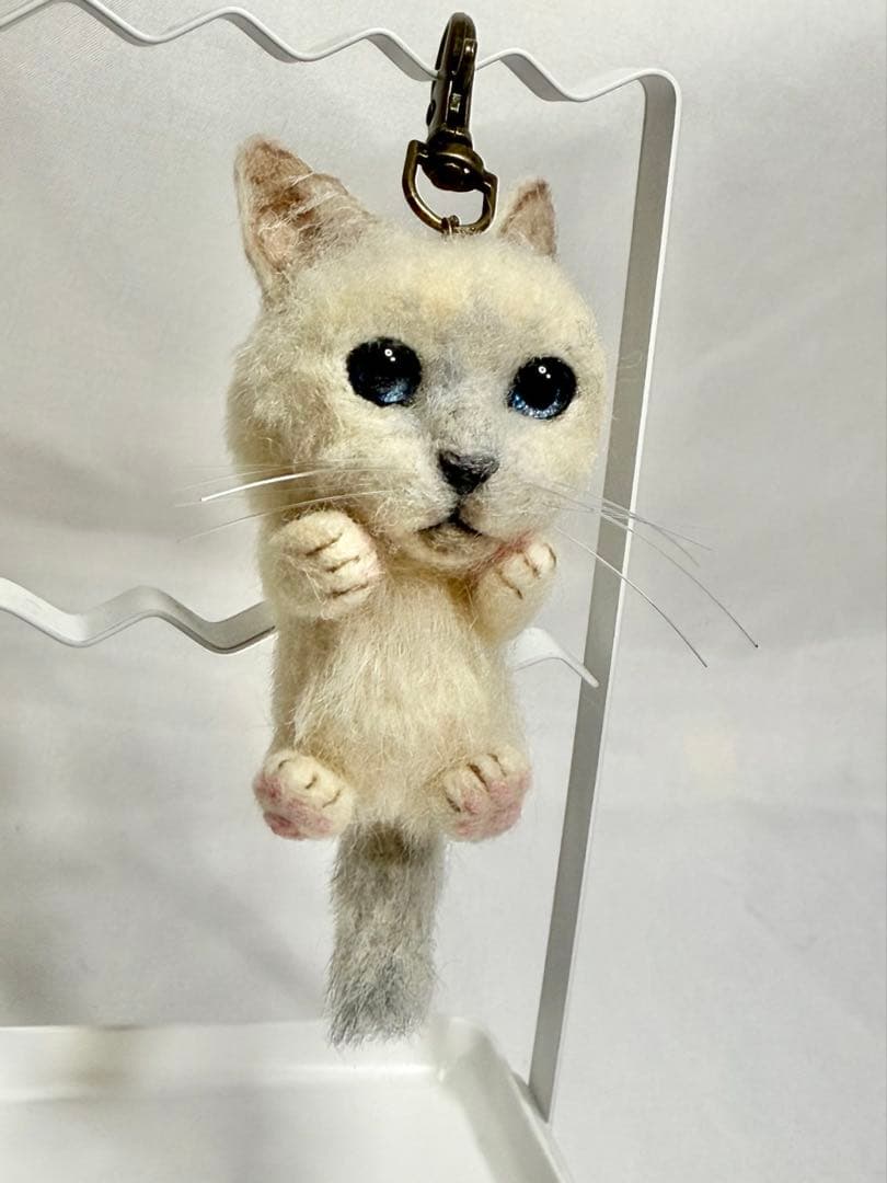 羊毛フェルト 猫 キーホルダー Mサイズ サンプルページ