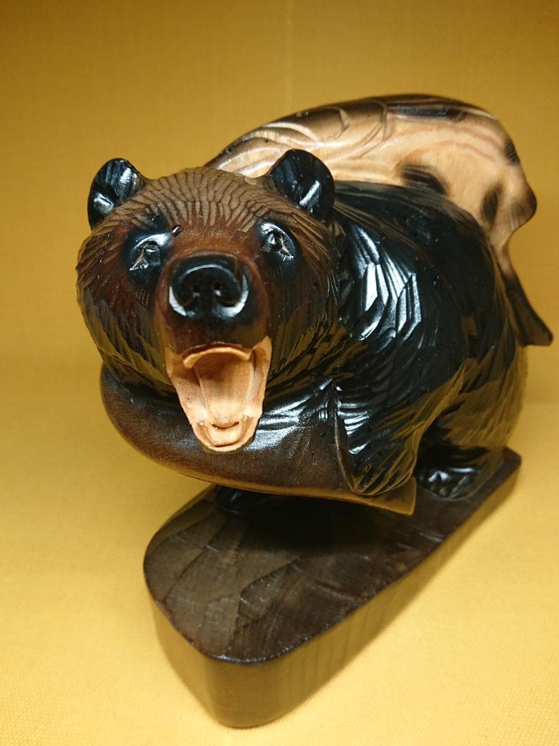 ビンテージ　木彫　熊　鮭背負い　置物　インテリア　工芸品　美術品　A1269