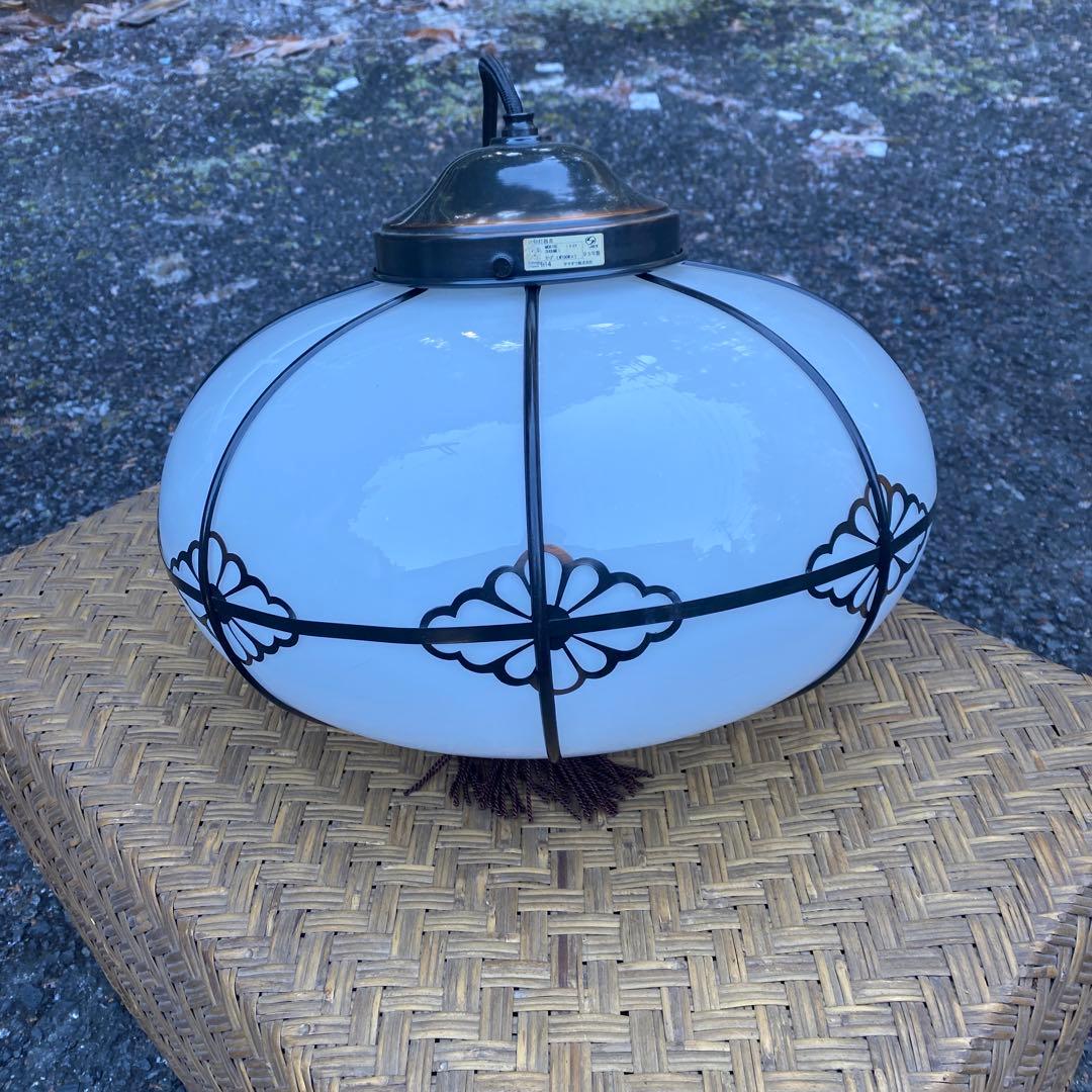 ヤマギワ照明　ペンダントライト 白色ガラス　大正ロマン風