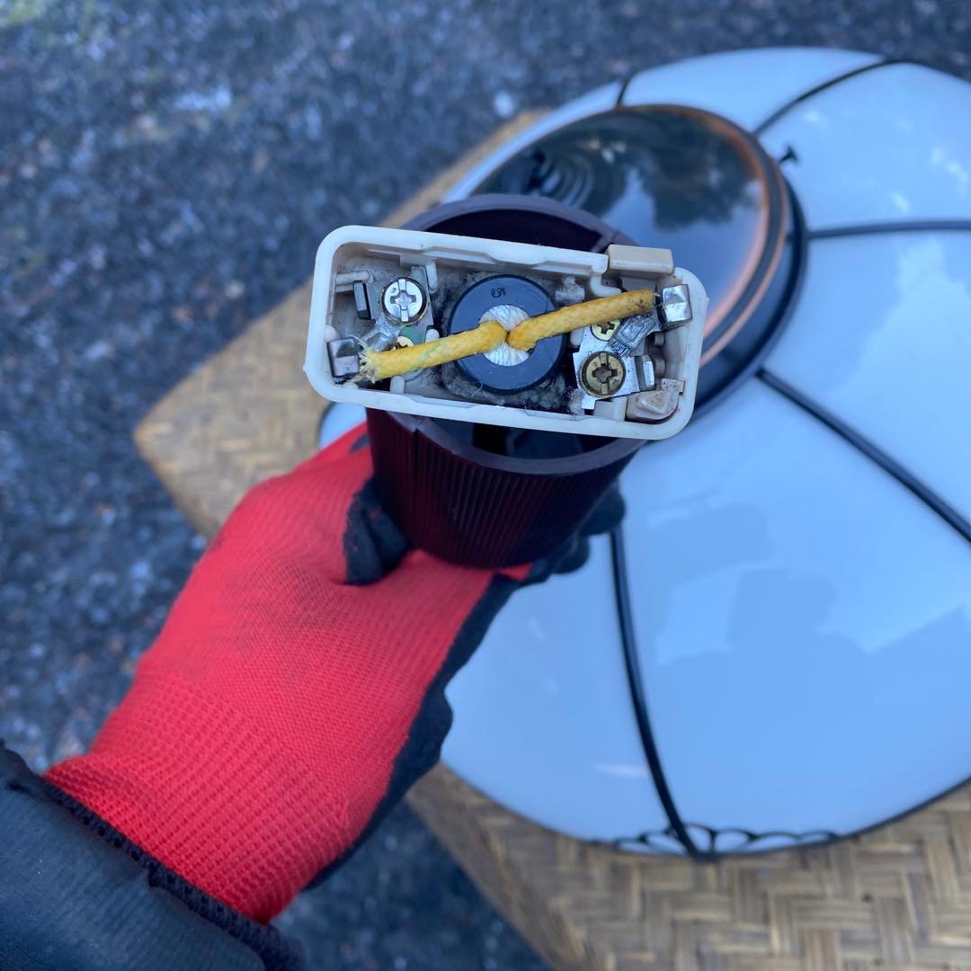 ヤマギワ照明　ペンダントライト 白色ガラス　大正ロマン風