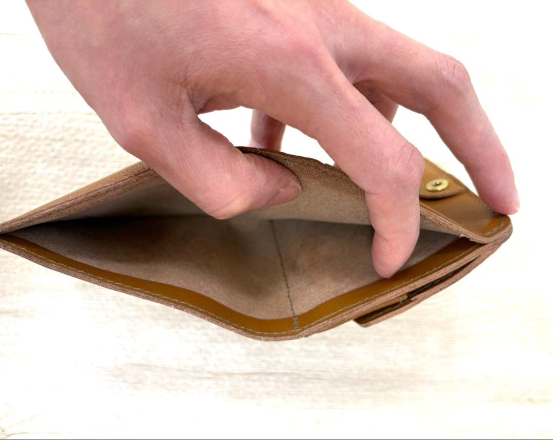 イルビゾンテ 二つ折り財布　ミニ財布