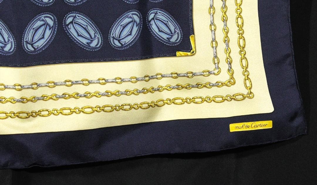 Cartier　カルティエ　大判シルクスカーフ　D480