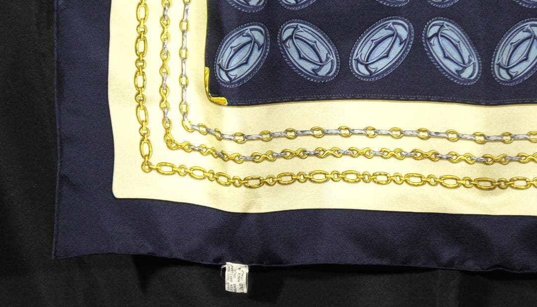 Cartier　カルティエ　大判シルクスカーフ　D480