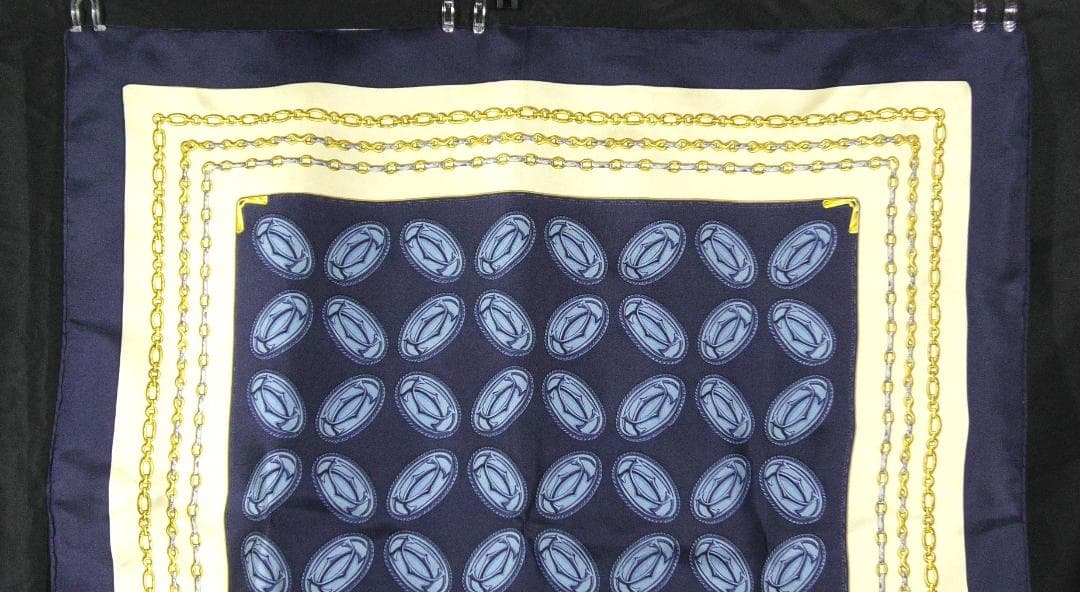 Cartier　カルティエ　大判シルクスカーフ　D480