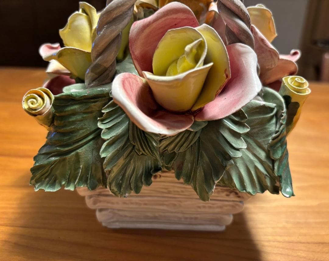 イタリア製　陶花　陶器の置物　バラ　バスケット　ハンドメイド