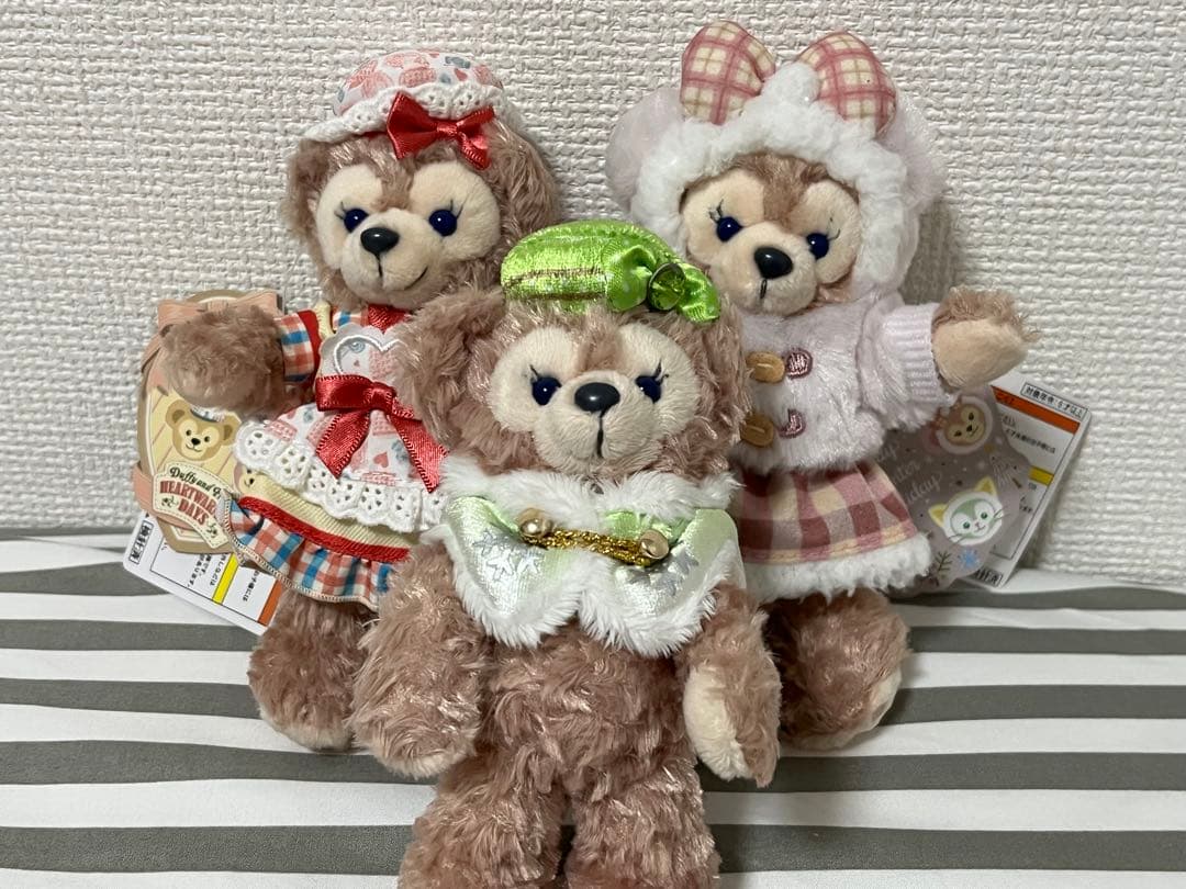 【超美品】新品未使用　ダッフィー・シェリーメイ　ぬいぐるみバッジ