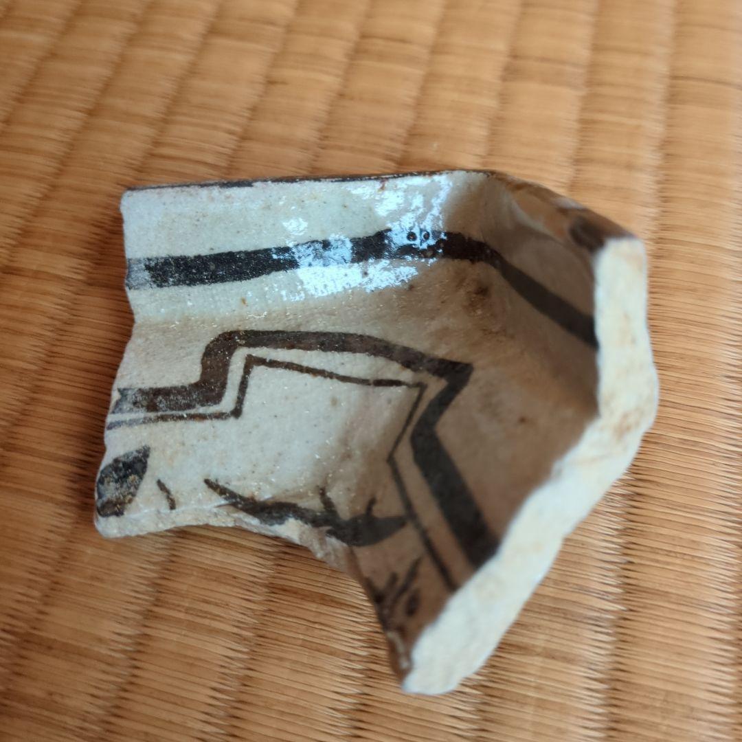 幾何学模様の陶器の破片　織部焼　織部　美濃　骨董品　古美術　志野