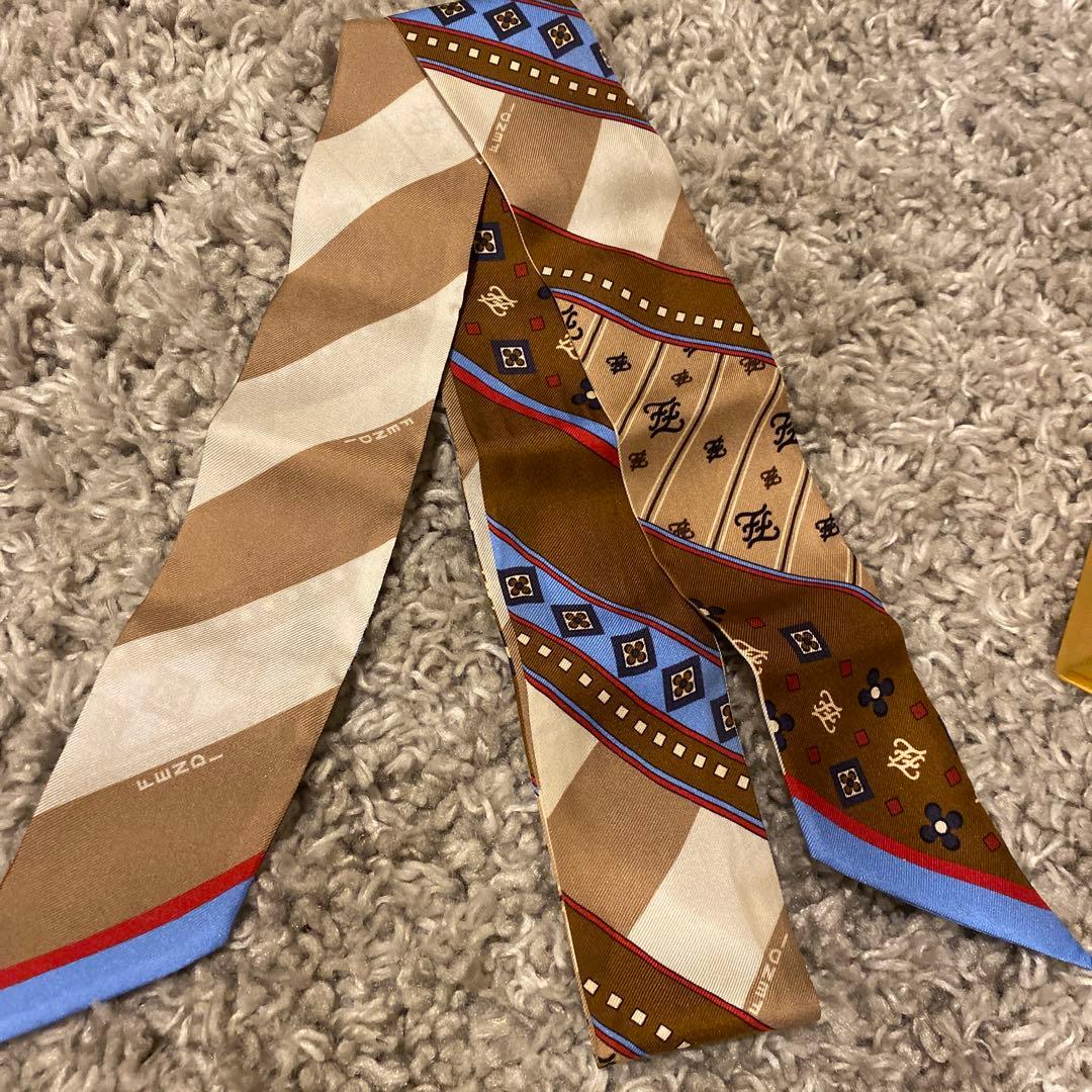 FENDI シルクスカーフ 120cm x 5cm