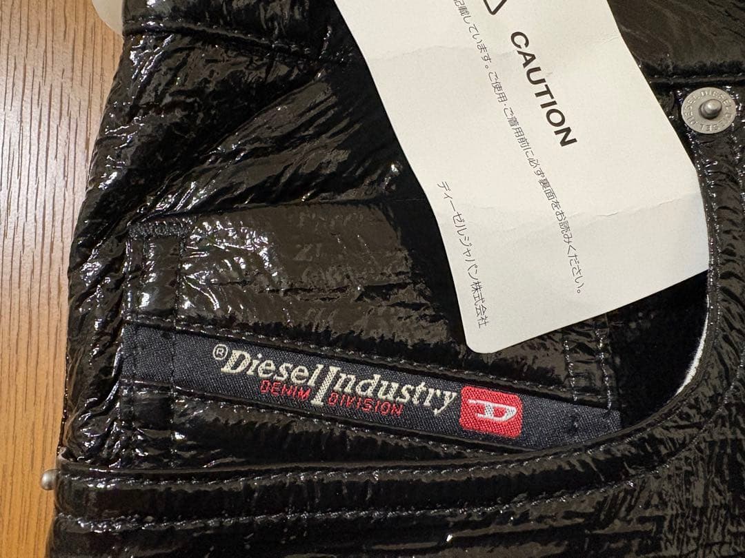 Diesel　エナメルパンツ　フェイクレザー　光沢パンツ　黒　サイズ30