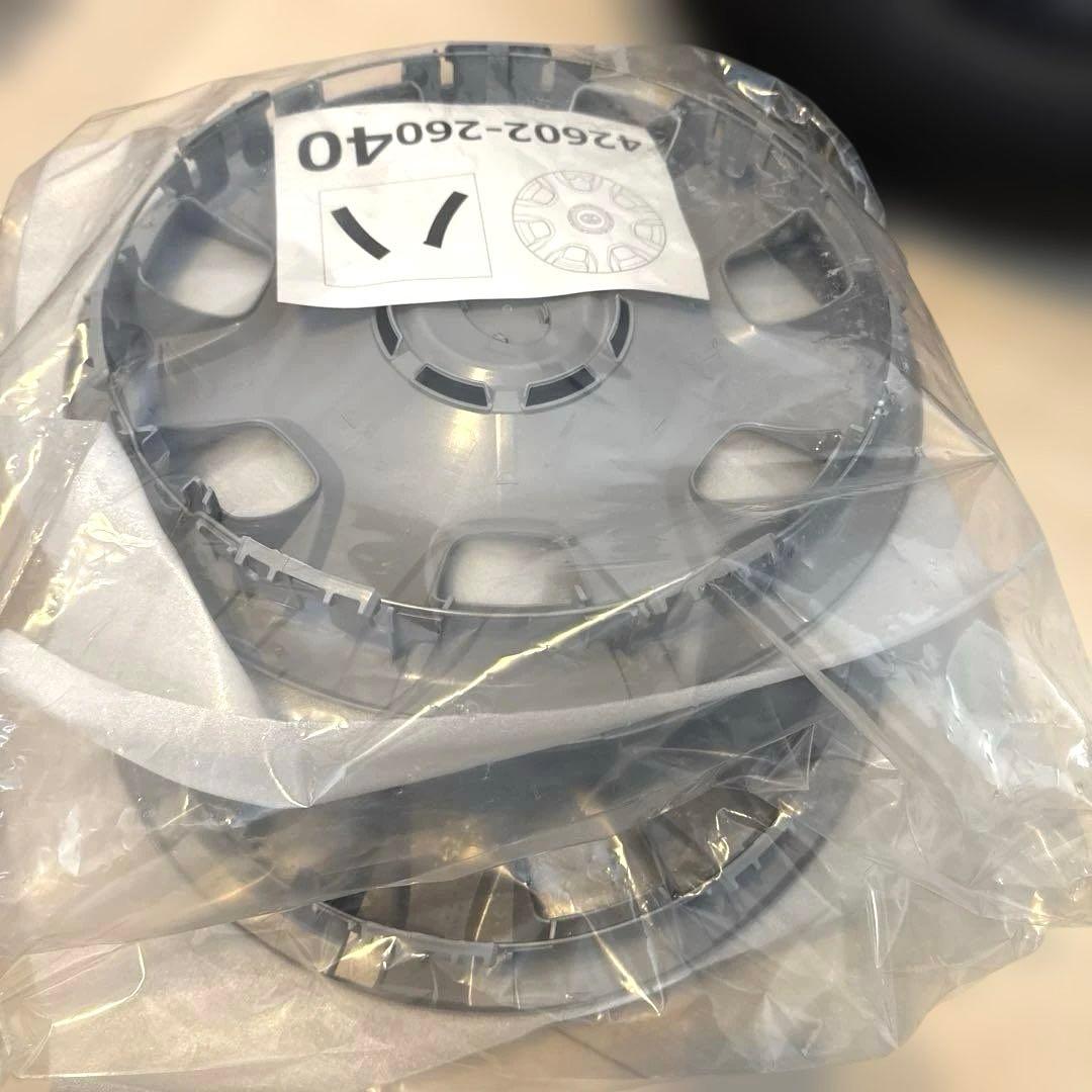 ハイエース　純正タイヤホイール、新品ホイールキャップ①〜④セット　新車外し