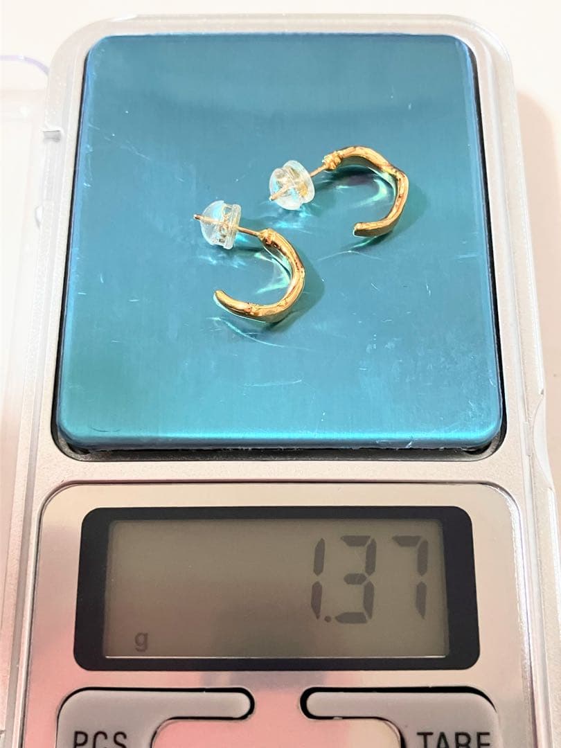 K18刻印 ウェーブフープピアス 未使用 アレルギー対応 1.37ｇ 18金