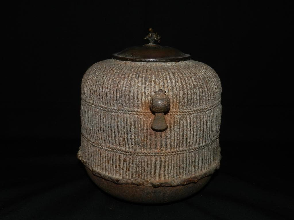 O18値下品 茶￼道具 江戸期 小槌環付き形 俵形白肌鐵地 亀摘み蓋