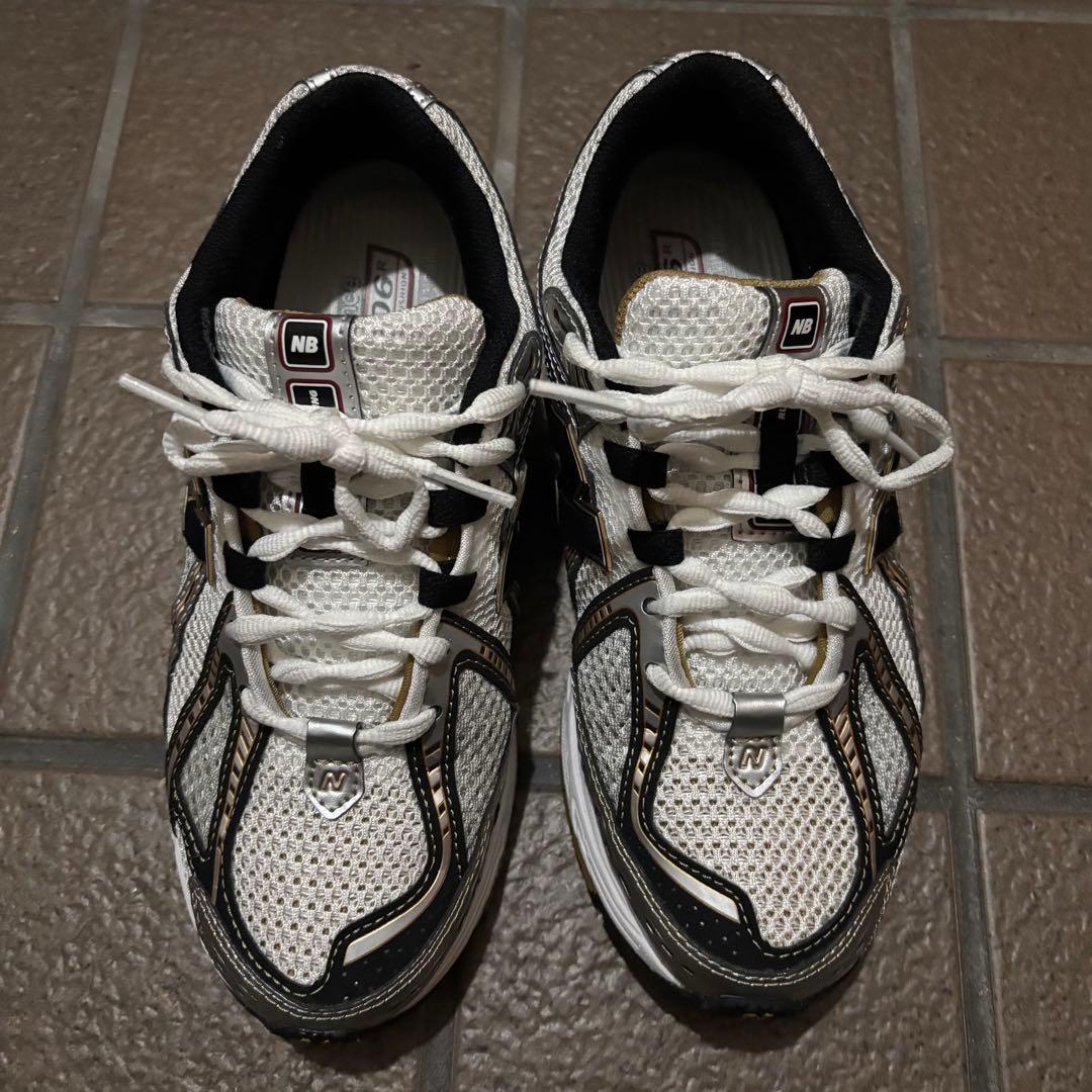 美品　ニューバランス　M1906RA 23.5 スニーカー