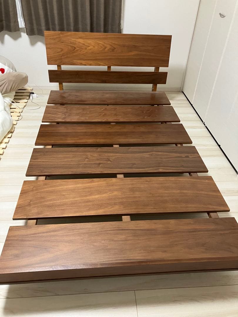 ニトリ　セミダブルベッドフレーム　購入希望者さんはコメント下さい。即購入不可