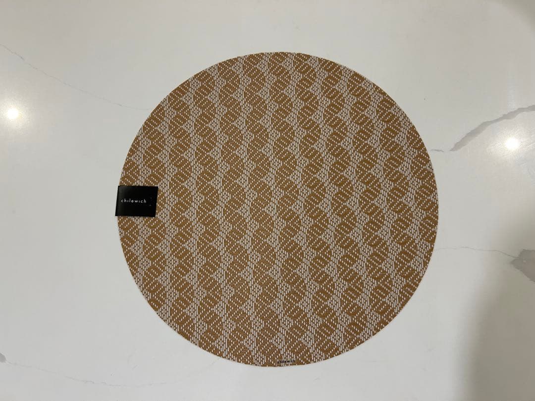 新品　チルウィッチ　ランチョンマット ラウンド形4枚セット