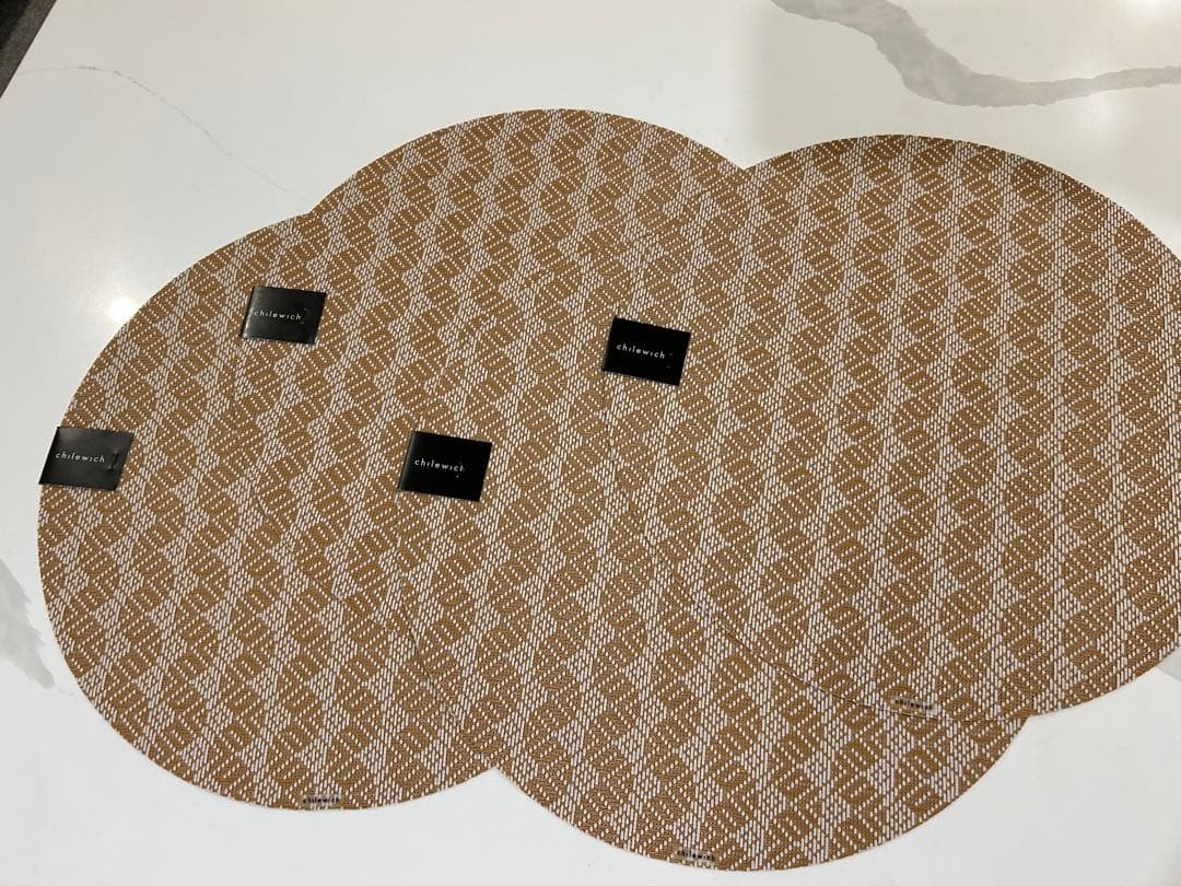 新品　チルウィッチ　ランチョンマット ラウンド形4枚セット