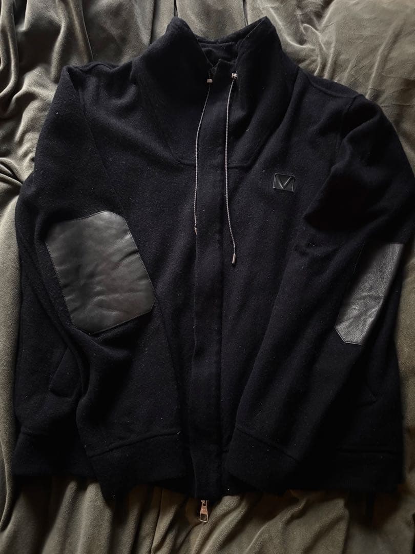 Louis Vuitton レザーエルボーパッチ カシミヤジャケット