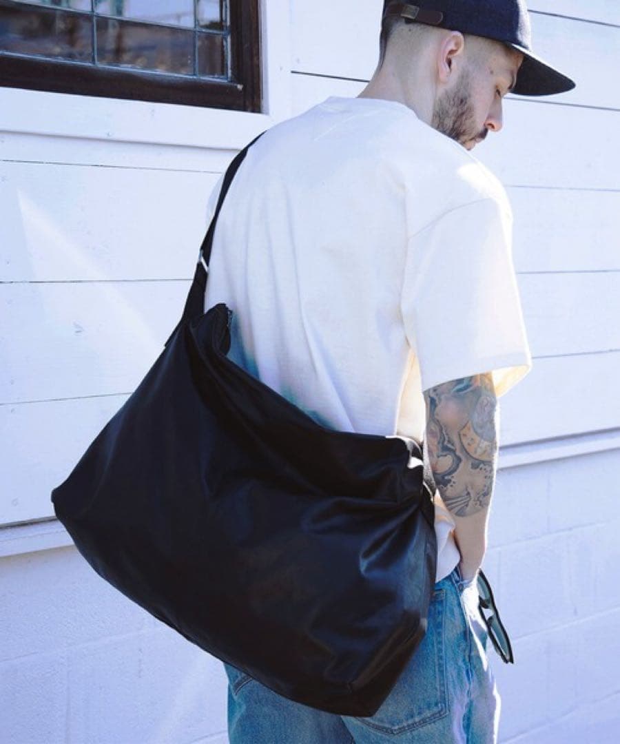 MR.OLIVE ミスターオリーブ ウォータープルーフ メッセンジャーバッグ