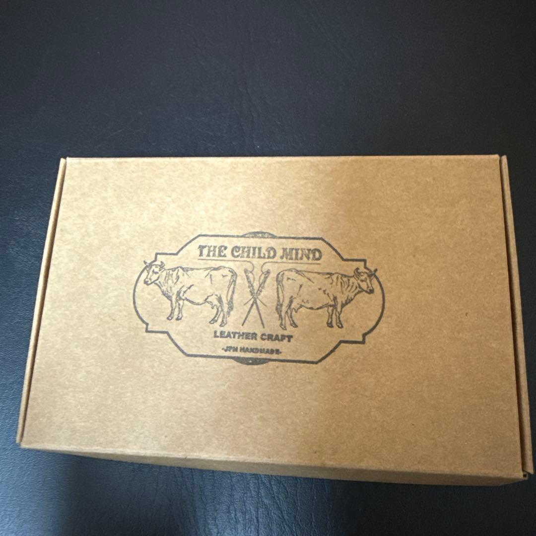 THE CHILD MIND レザーケース 生成り　日光浴済み