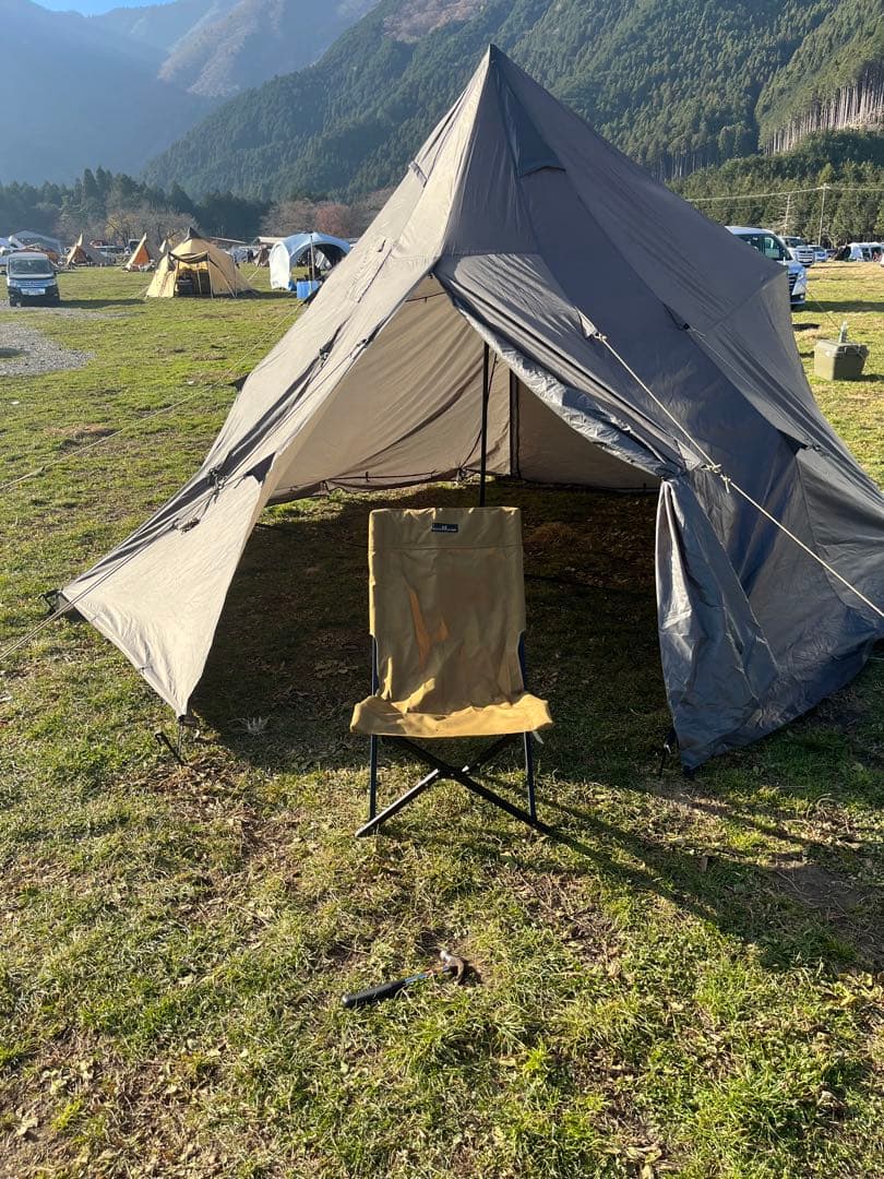 ワークマン　耐久撥水ピラミッドシェルター 3人用テント