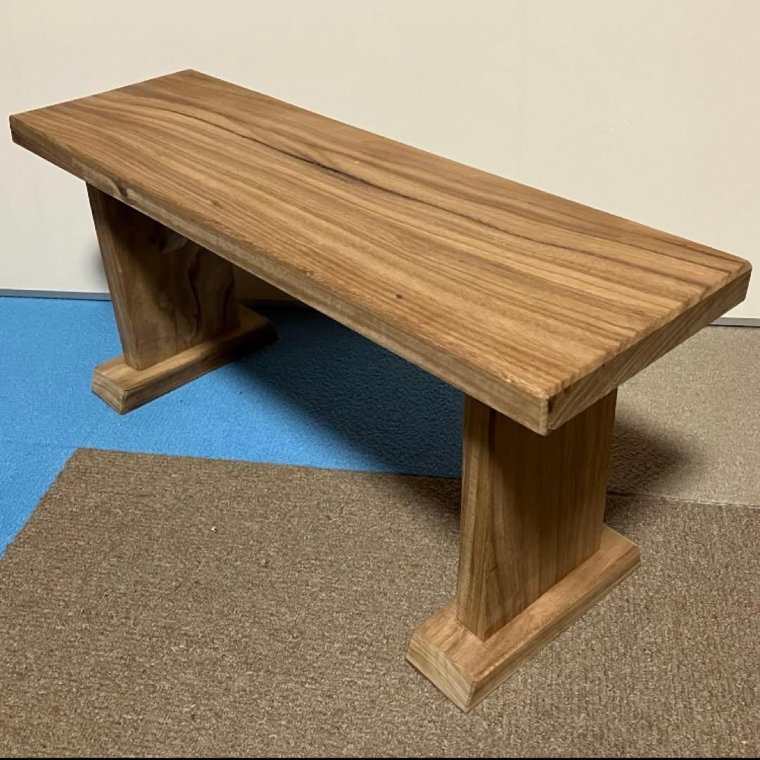 ケヤキで作ったベンチ