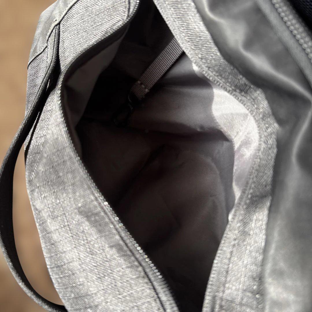 Patagonia 70L ブラックホール・ウィールド・ダッフル［状態良好］