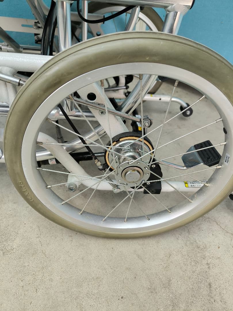 ミキ　リクライニング&ティルト式 介助用車いす BAL-12ノーパンクタイヤ仕様