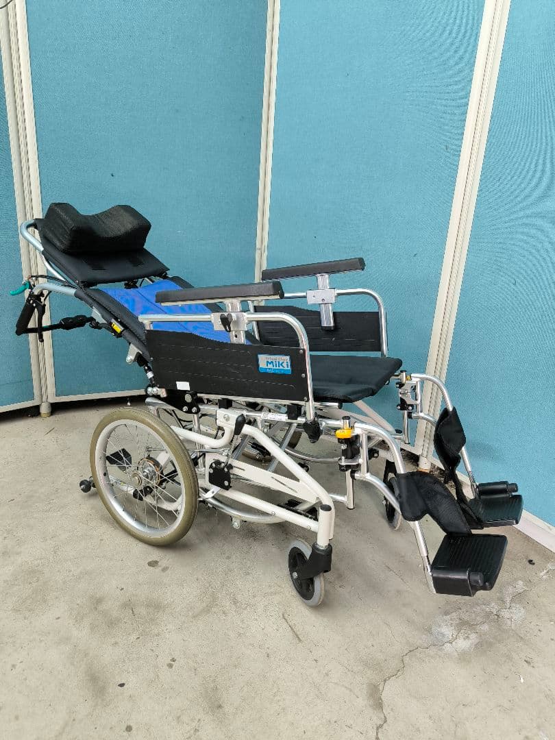 ミキ　リクライニング&ティルト式 介助用車いす BAL-12ノーパンクタイヤ仕様