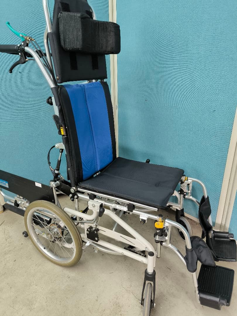 ミキ　リクライニング&ティルト式 介助用車いす BAL-12ノーパンクタイヤ仕様