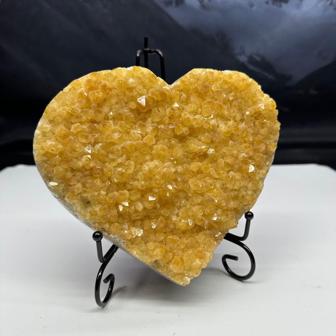 天然石 シトリンのハート　置物　台座付きG.303