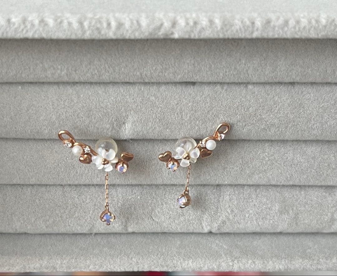 最終K10サマンサティアラ　フラワーモチーフ ピアス(両耳用)