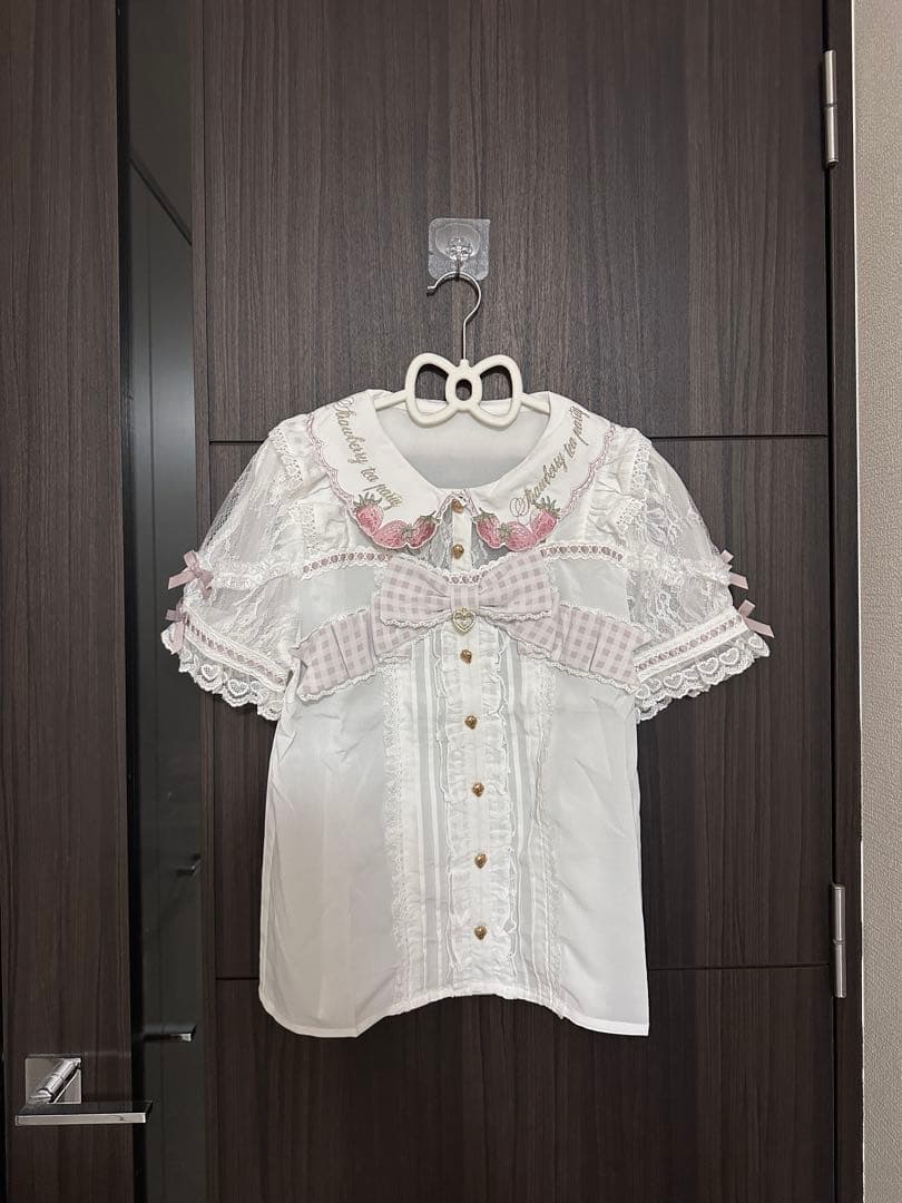 ストロベリー刺繍ブラウス lizlisa