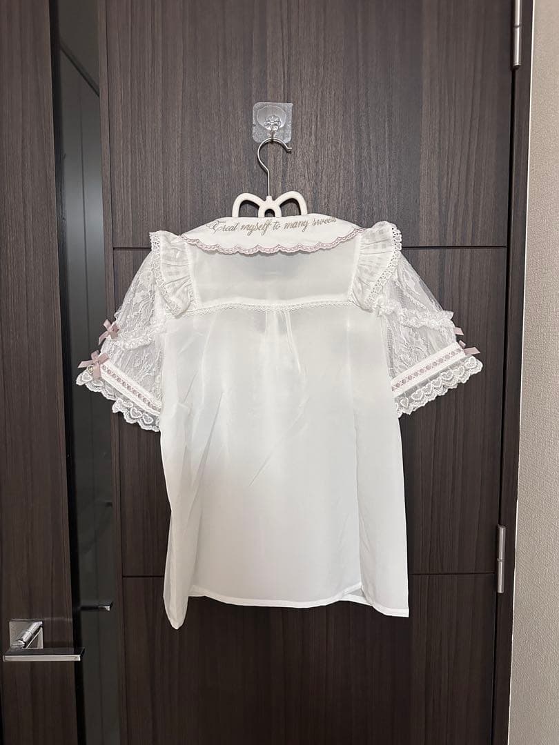 ストロベリー刺繍ブラウス lizlisa